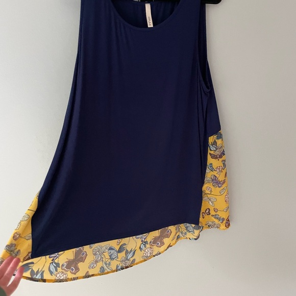 Blue and yellow butterfly print tank, size 3X - Picture 6 of 7